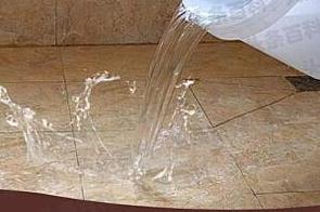 鲁甸漏水维修 免砸砖防水材料该如何施工